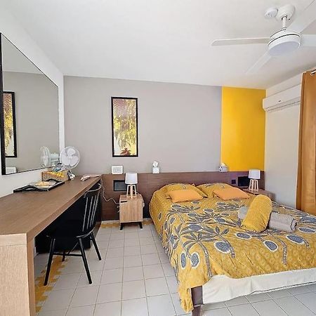 Studio Dans Village Vacances Manganao Saint-Francois  Exterior foto
